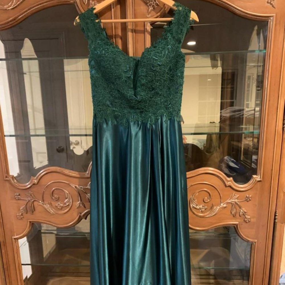 Off Shoulder Green Lace Top Long Dress